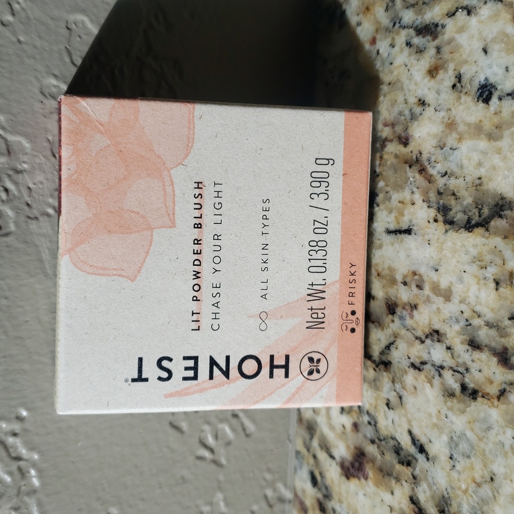 Honest Lit Powder Blush. Color- Frisky